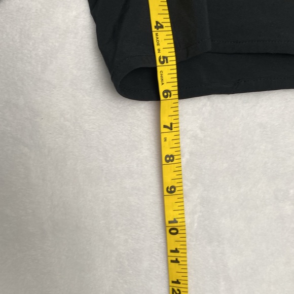 Columbia Women’s Shorts Size Medium - Picture 3 of 9